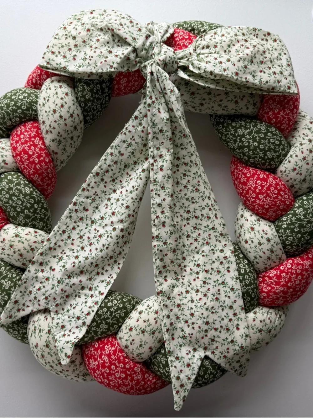 Vintage 80s Braided Fabric Christmas Wreath - Large 18” Calico Cottagecore